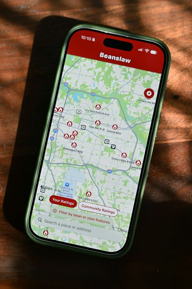 Bogost’s Beanslaw app on an iPhone: a map of Memphis barbecue restaurants with Your Ratings and Community Ratings buttons
